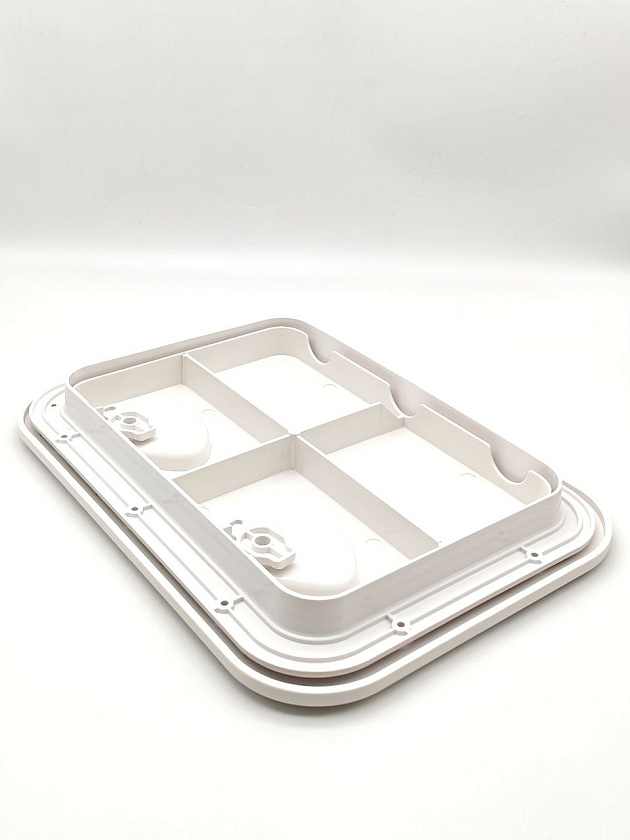 Палубный смотровой люк SeaFlo 315 х 440 мм для лодки / катера / яхты, пластиковый, инспекционный с крышкой и замками